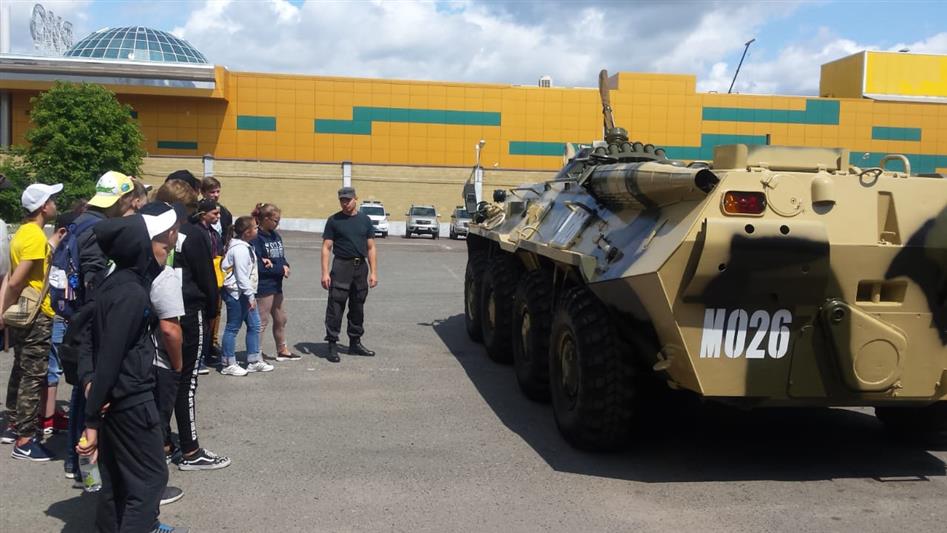 Ребята из детского оздоровительного лагеря «Прометей» посетили базу белгородского ОМОН