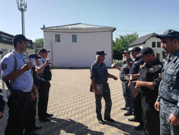 В Кабардино-Балкарии росгвардейцы и полицейские приняли участие в совместном открытом инструктаже нарядов комплексных сил  