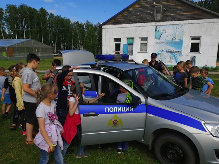  В Новосибирской области сотрудники вневедомственной охраны организовали тематическое мероприятие для детей