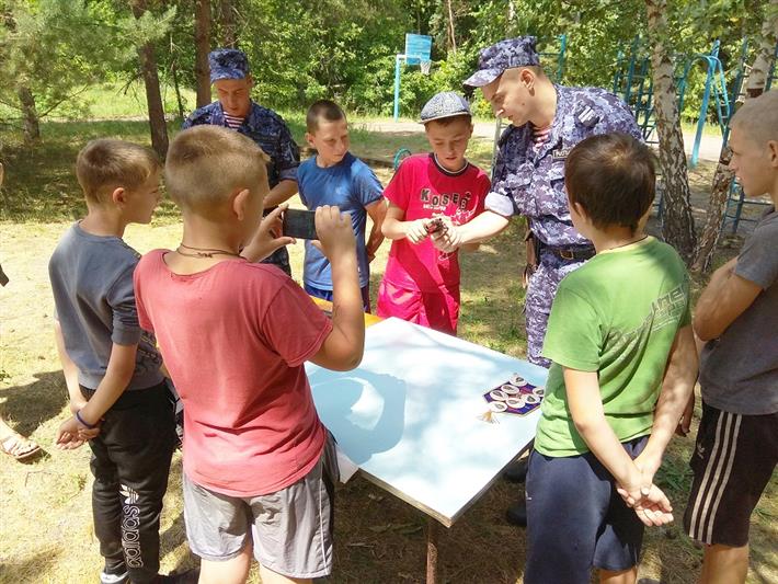 Воронежские росвгардейцы провели патриотическое мероприятие для детей 