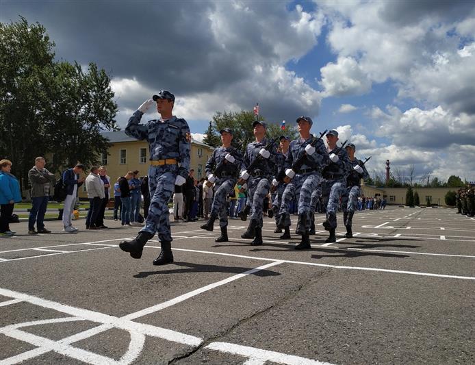 Московское соединение по охране общественного порядка Центрального округа Росгвардии пополнилось новобранцами (фото, видео)