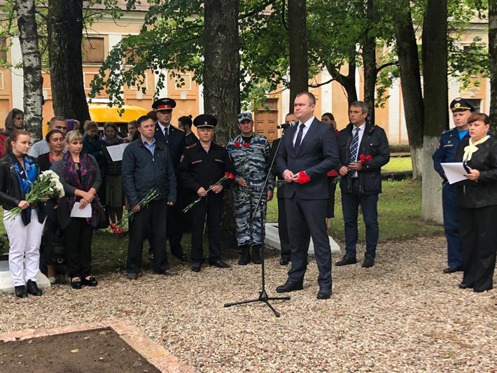 Псковские росгвардейцы приняли участие в церемонии перезахоронения останков павших летчиков Великой Отечественной