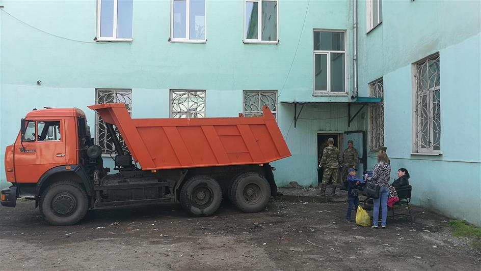 Росгвардия помогает пострадавшим от наводнения жителям Иркутской области восстанавливать дома и возвращаться к привычной жизни (видео)