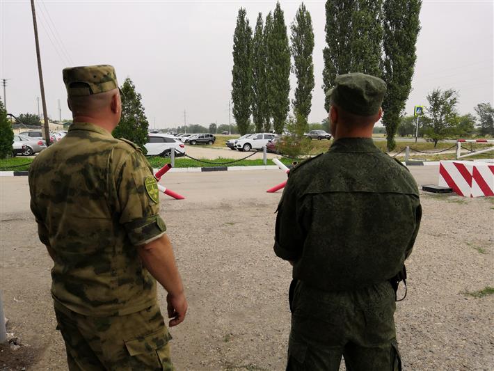 Военнослужащие Росгвардии нашли потерявшуюся пожилую жительницу города Энгельса