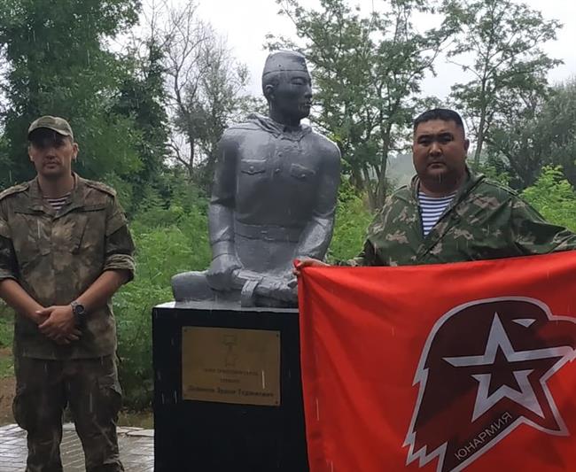 Росгвардеец из Калмыкии присоединился к автопробегу «Долгие версты войны»