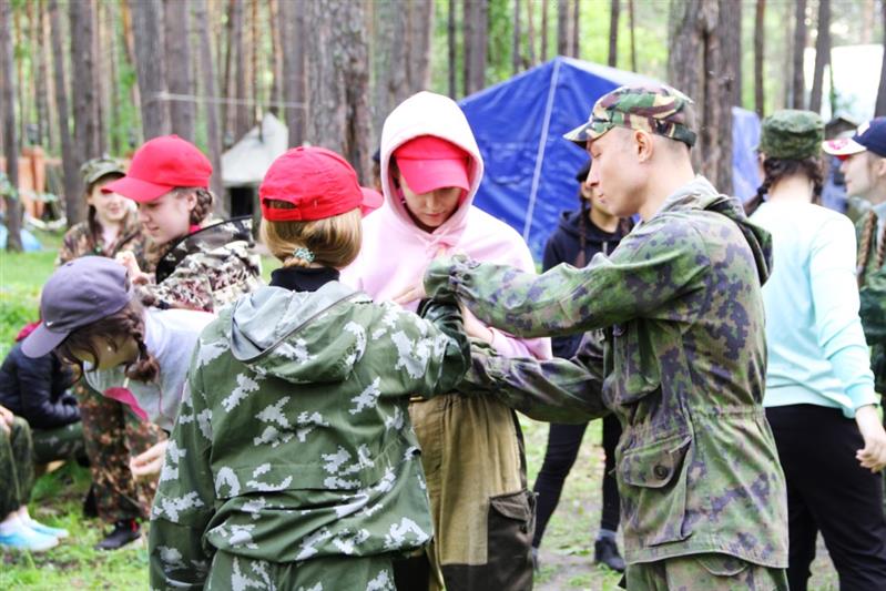 Сотрудники тюменского СОБР «прокачали»  лето для юных воспитанников центра «Алый парус»
