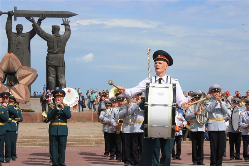 Военные оркестры Уральского округа Росгвардии приняли участие в торжествах, посвященных 90-летию Магнитогорска