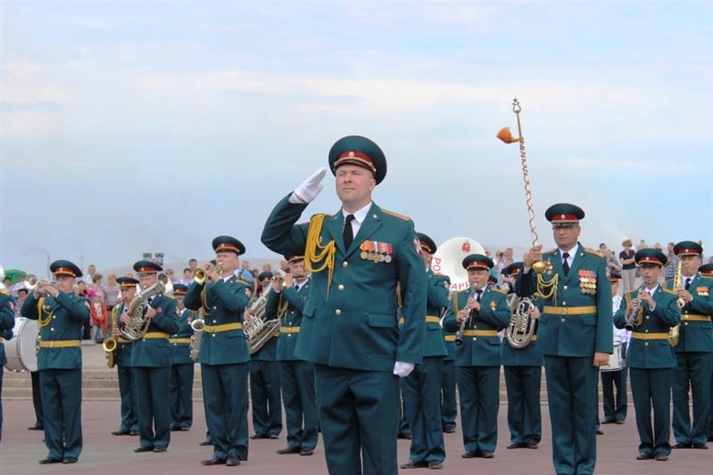 Военные оркестры Уральского округа Росгвардии приняли участие в торжествах, посвященных 90-летию Магнитогорска