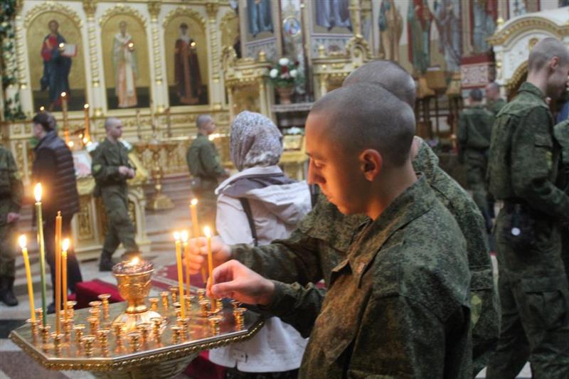 В Северо-Западном округе Росгвардии прошли молебны, посвященные Святому равноапостольному князю Владимиру