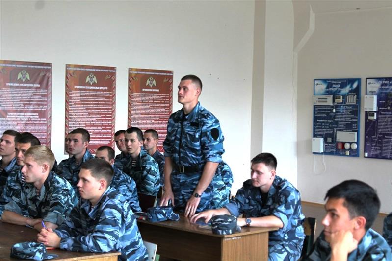 Ветеран вневедомственной охраны рассказал росгвардейцам о своем военном детстве