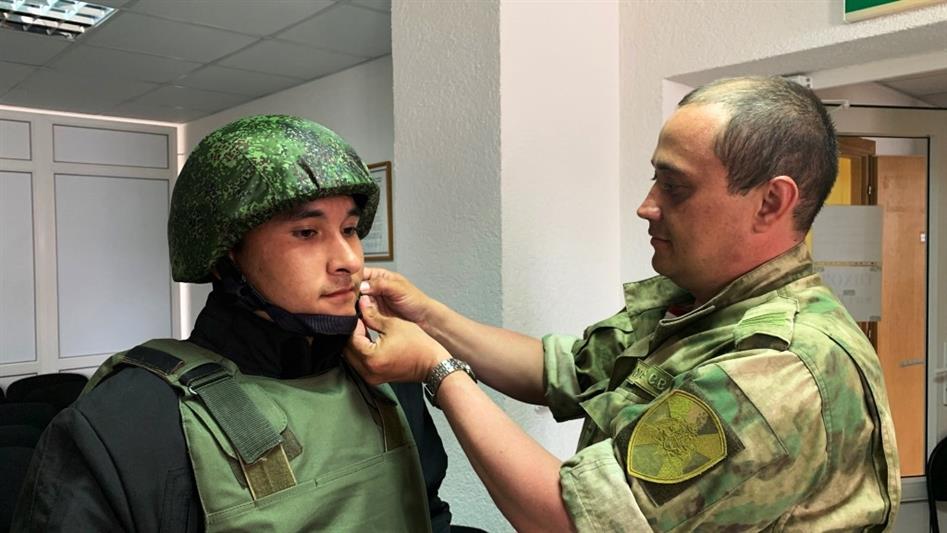 Военнослужащие Росгвардии провели патриотическое мероприятие для салехардских подростков
