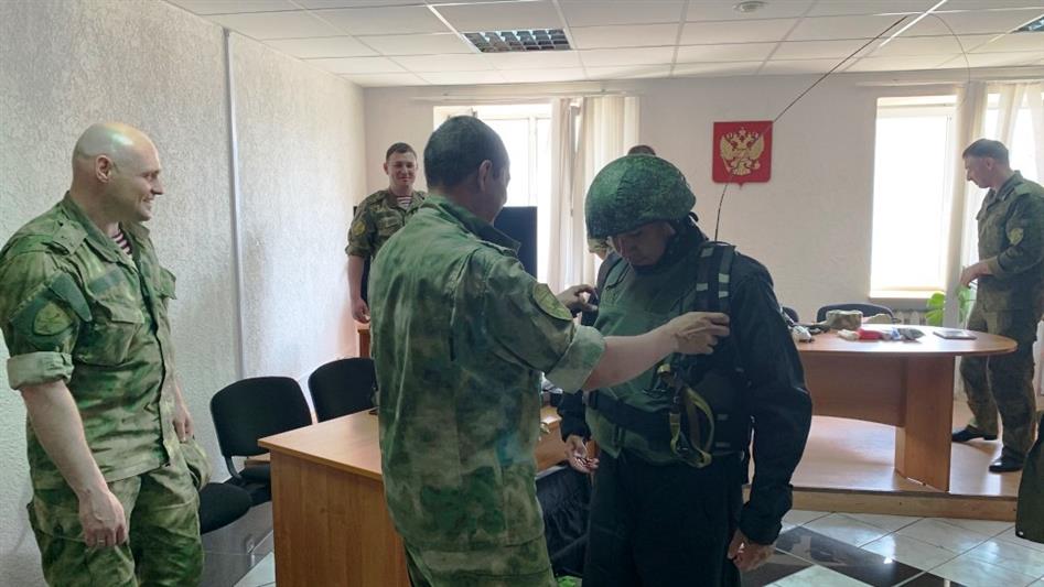 Военнослужащие Росгвардии провели патриотическое мероприятие для салехардских подростков