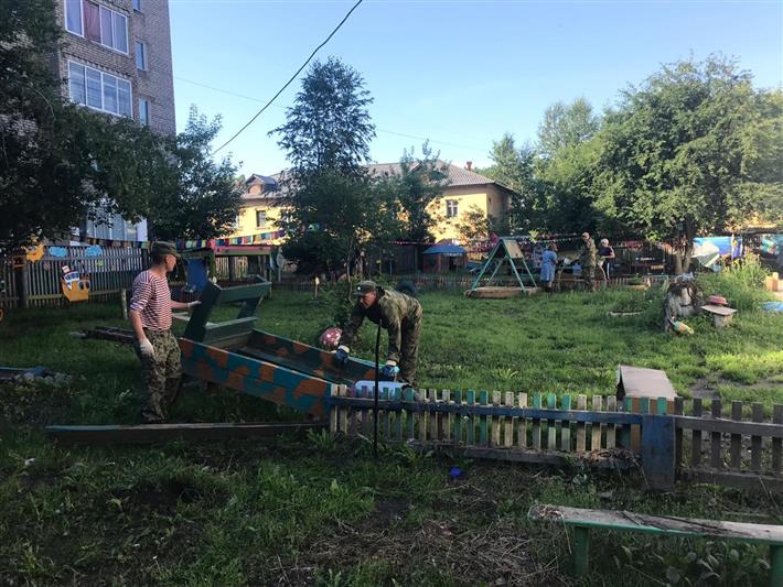 Мобильные группы Росгвардии восстанавливают детские образовательные учреждения в районах Иркутской области, пострадавших от наводнения