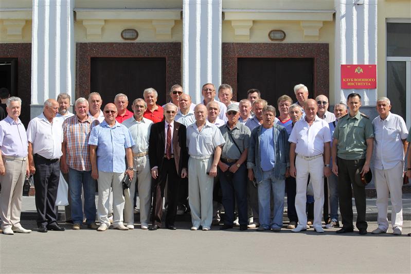 В Саратовском военном институте Росгвардии состоялась встреча выпускников 1979 года 