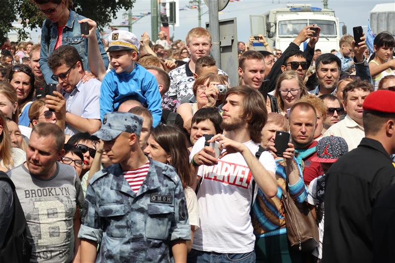 Сотрудники и военнослужащие Росгвардии обеспечили правопорядок во время празднования Дня Военно-морского флота России в Санкт-Петербурге