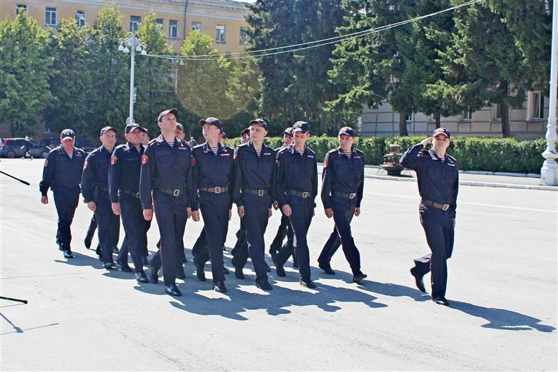 В Кургане состоялся совместный гарнизонный развод сотрудников Росгвардии и полиции
