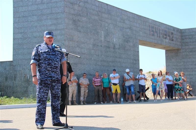 В День окончания героической обороны Севастополя росгвардейцы почтили память павших защитников города (фото, видео)