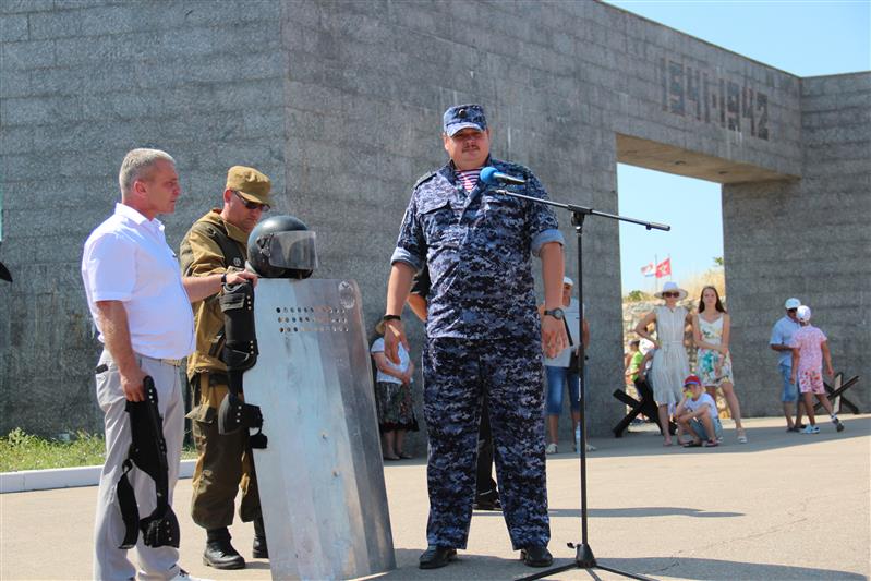 В День окончания героической обороны Севастополя росгвардейцы почтили память павших защитников города (фото, видео)