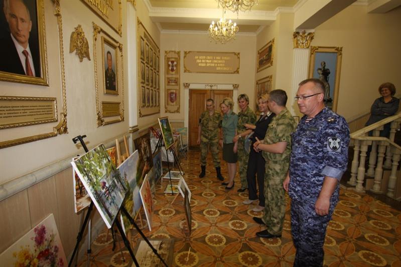 Росгвардейцы Восточного округа посетили выставку картин студии живописи  «3D»