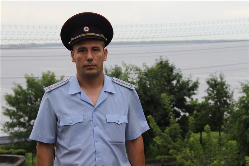 В Саратовской области офицер Росгвардии спас тонувшую на глазах у детей женщину