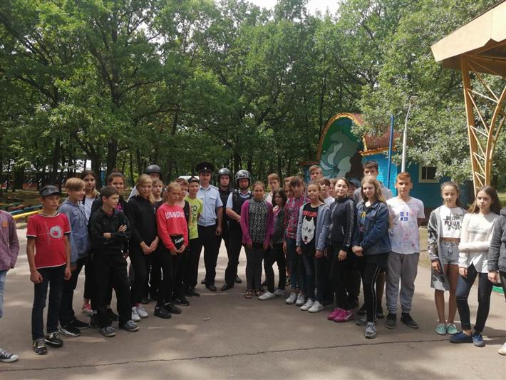В лагерях Саратовской области продолжается Акция «Каникулы с Росгвардией»