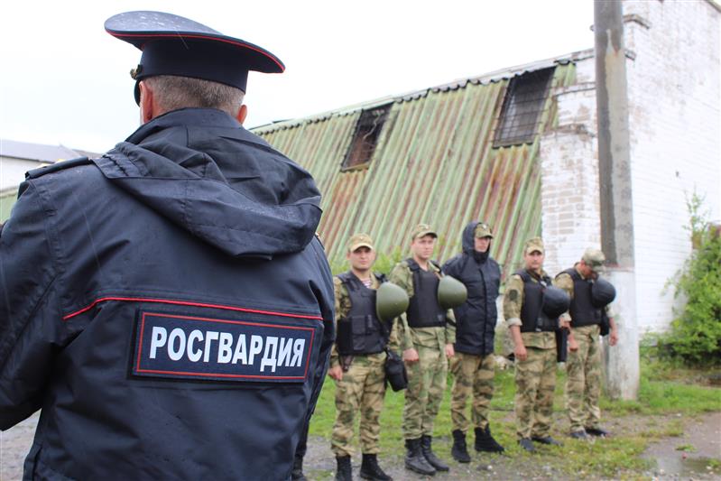 В Вологде сотрудники Росгвардии провели тактико-специальные занятия в рамках летнего периода обучения