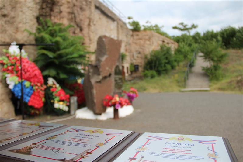 В Севастополе состоялось чествование бойцов ОМОН «Беркут», заслуживших право ношения крапового берета (фото, видео)