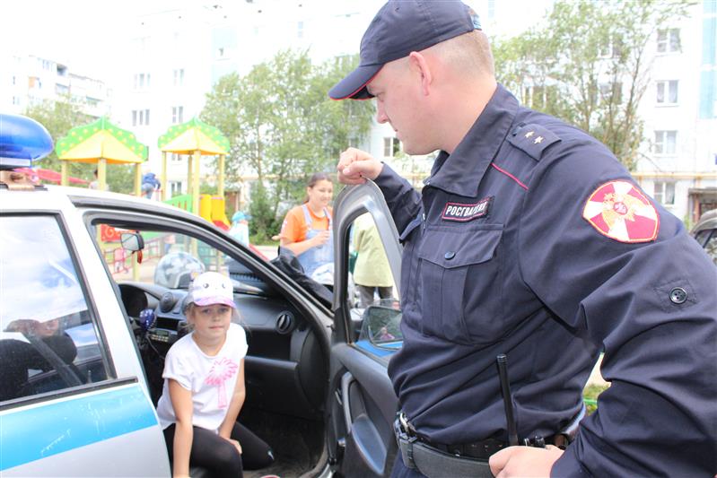 В Вологде продолжается всероссийская акция «Каникулы с Росгвардией»