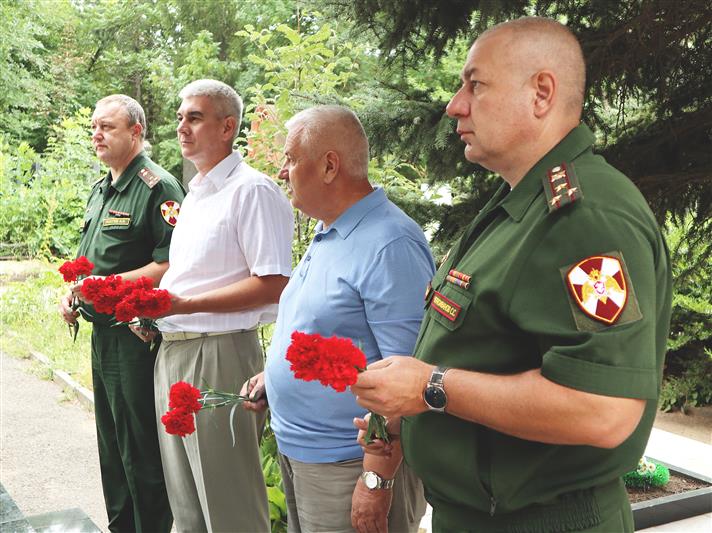 В Ростове-на-Дону почтили память Героя России генерал-майора Николая Скрыпника