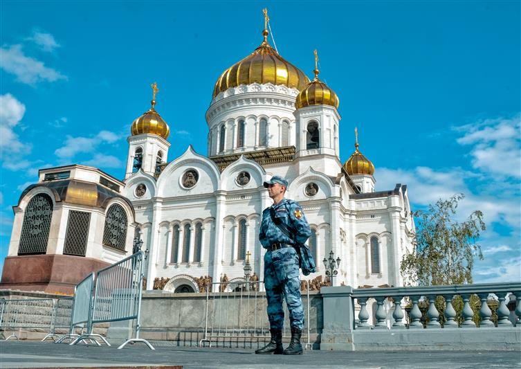 В Москве безопасность паломников обеспечивают военнослужащие московского соединения по охране общественного порядка
