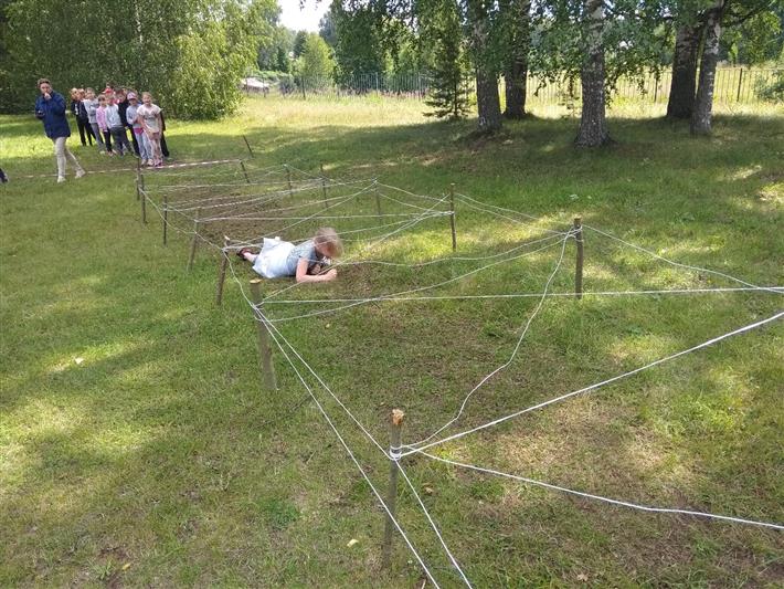 В рамках акции «Каникулы с Росгвардией» сотрудники рыбинского ОМОН провели занятия в детском оздоровительном лагере им. Александра Матросова