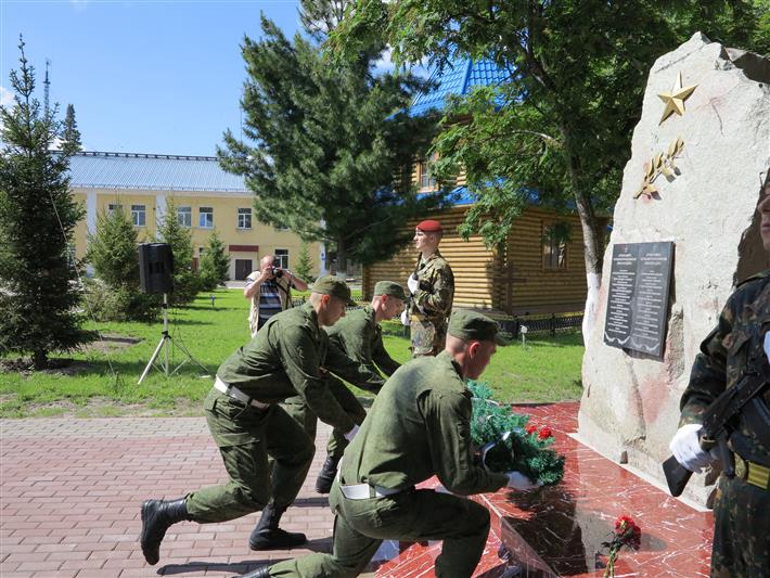 В северском соединении Росгвардии прошло торжественное мероприятие, посвященное открытию Аллеи Славы
