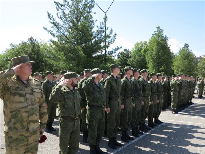 В северском соединении Росгвардии прошло торжественное мероприятие, посвященное открытию Аллеи Славы