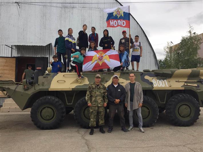 Якутский ОМОН организовал патриотическое мероприятие для отдыхающих оздоровительного лагеря  