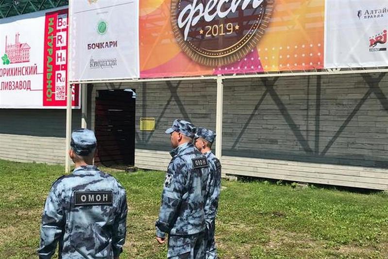 ОМОН Росгвардии обеспечил правопорядок на межрегиональном фестивале «АлтайФест» 