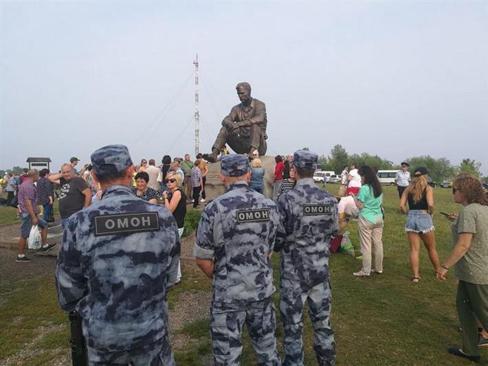 Сотрудники Росгвардии приняли участие в охране общественного порядка на Шукшинском кинофестивале