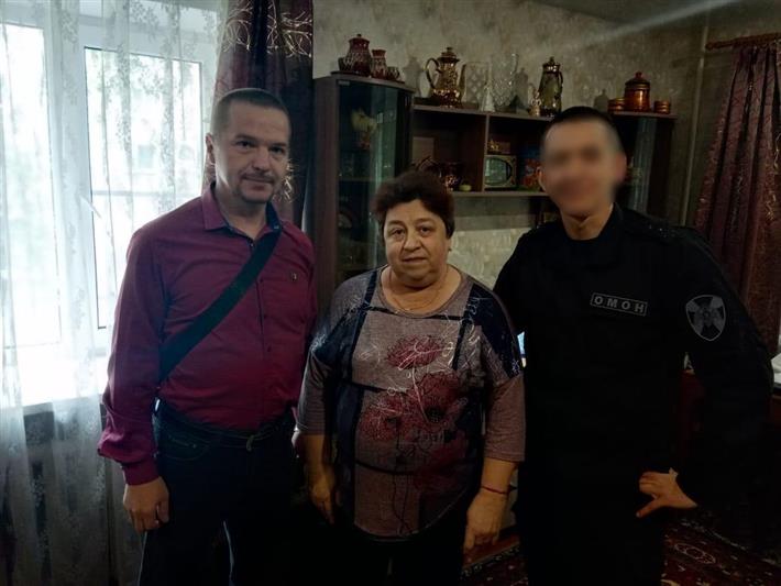 В Вологде сотрудники ОМОН оказали помощь семьям бойцов отряда, погибших при исполнении служебного долга