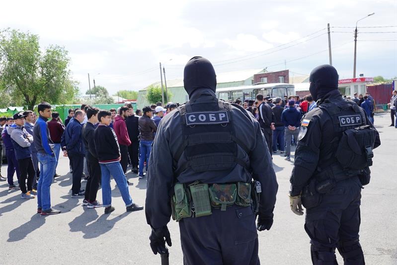При поддержке челябинского СОБР проведена проверка иностранных граждан вблизи границы с Казахстаном