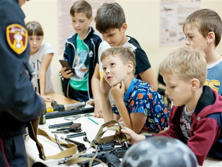 Саяногорским детям рассказали о службе во вневедомственной охране Росгвардии 