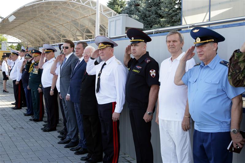Генерал-лейтенант полиции Владислав Ершов принял участие в торжественном мероприятии, посвященном выпуску дипломированных специалистов