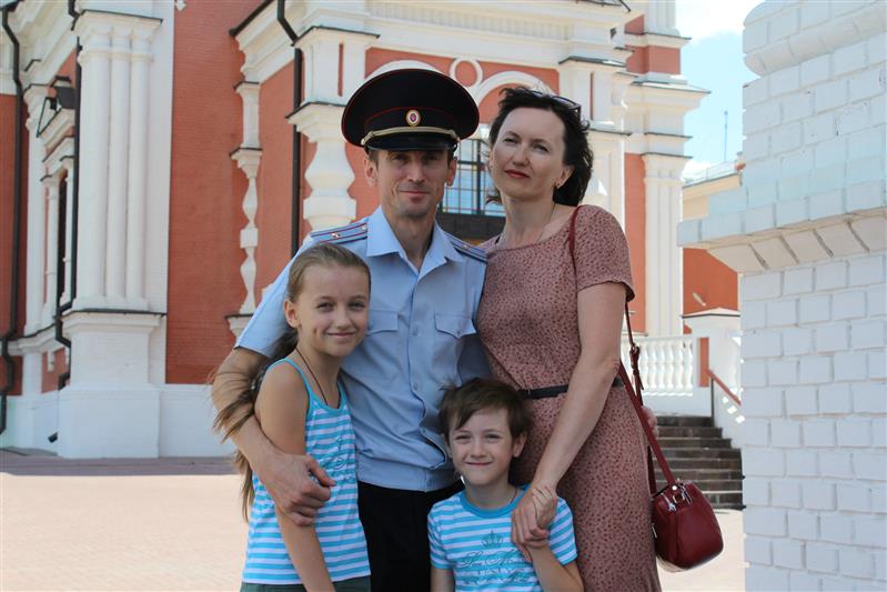 В канун Дня семьи, любви и верности семьи саратовских росгвардейцев приобщились к истории большой любви святых Петра и Февронии Муромских
