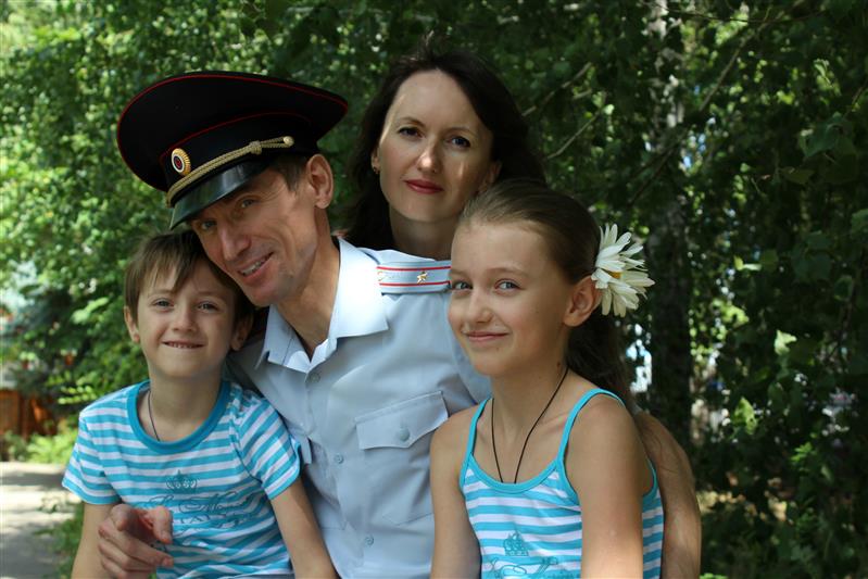 В канун Дня семьи, любви и верности семьи саратовских росгвардейцев приобщились к истории большой любви святых Петра и Февронии Муромских