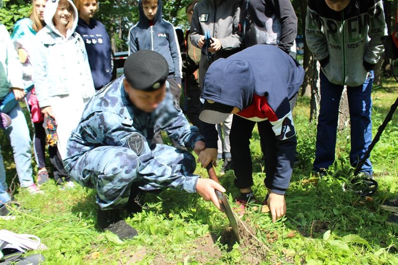 В Чувашии сотрудники ОМОН провели для детей акцию «Каникулы с Росгвардией»