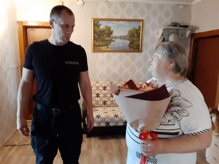 В Вологде сотрудники ОМОН оказали помощь семьям бойцов отряда, погибших при исполнении служебного долга