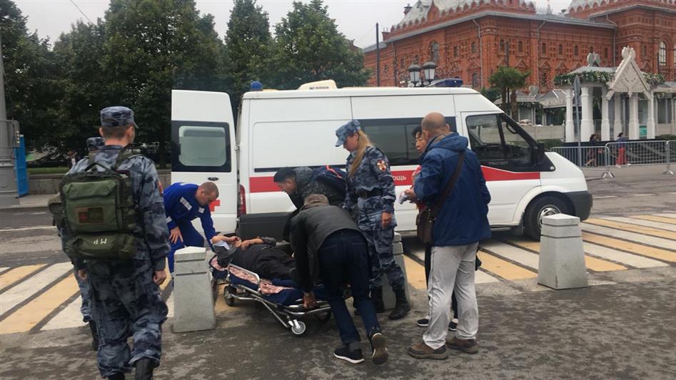 Военнослужащие Росгвардии оказали медицинскую помощь туристу, которому внезапно стало плохо в центре Москвы