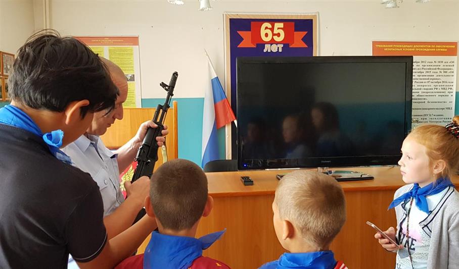 Росгвардейцы в Тюменской области проводят мероприятия, приуроченные к 100-летию со дня рождения Михаила Калашникова