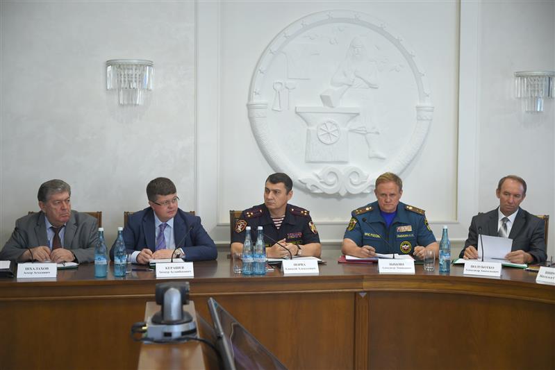 Начальник адыгейского управления Росгвардии доложил главе республики об итогах проверок образовательных учреждений
