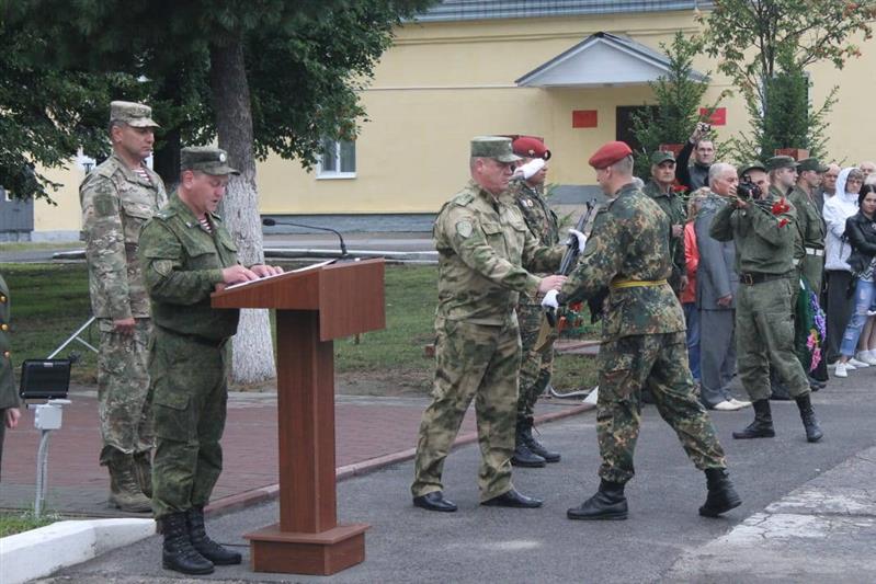 В северском соединении Росгвардии прошел митинг, посвященный памяти военнослужащих, погибших при исполнении воинского долга 