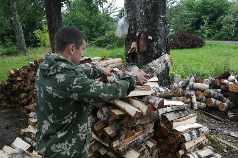 Бойцы смоленского ОМОН оказали помощь матери погибшего сослуживца