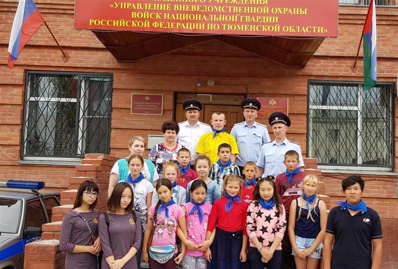 Росгвардейцы в Тюменской области проводят мероприятия, приуроченные к 100-летию со дня рождения Михаила Калашникова